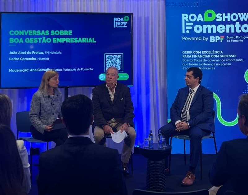 Pedro Camacho Unveils Nearsoft's Journey, Culture, and Management at Banco Fomento Conference